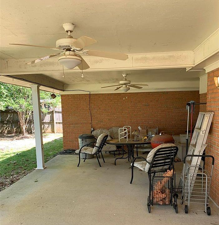 2nd image of 7114 White Oak Ln