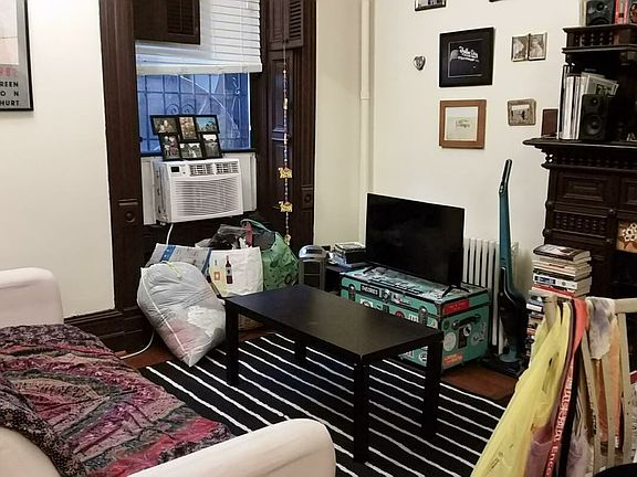 5th image of 347 W 46th St #2FE