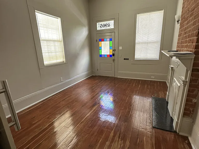 4907 Coliseum St — Photo 3