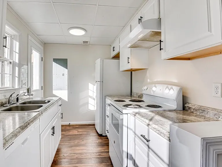801 Monte Sano Ave #C4 — Photo 4