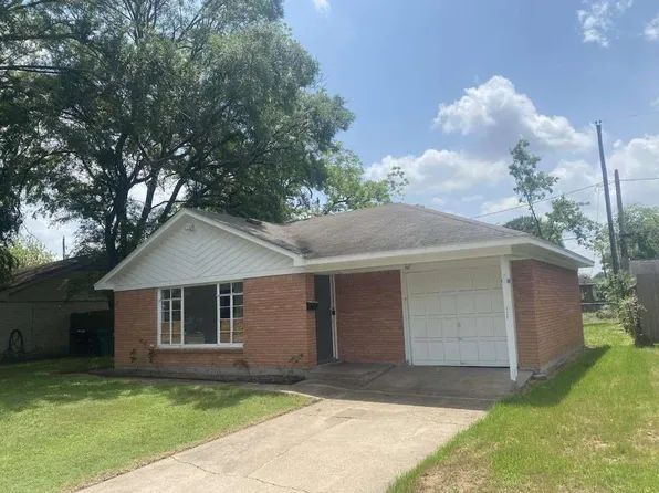 121 W Riverwood Dr, Houston, TX 77076