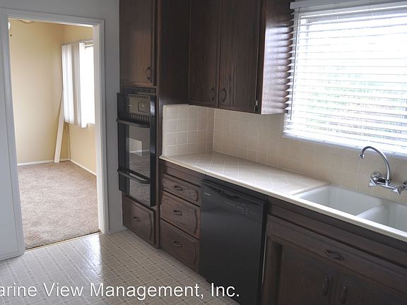 5th image of 329 Calle Miramar APT C