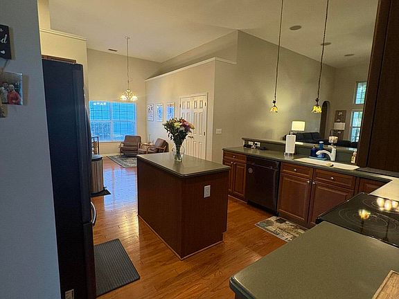 2nd image of 9382 Harroway Rd