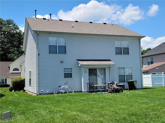 3rd image of 2413 Burford Ln