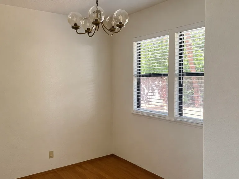 204 King Hiram Ln #201 — Photo 11