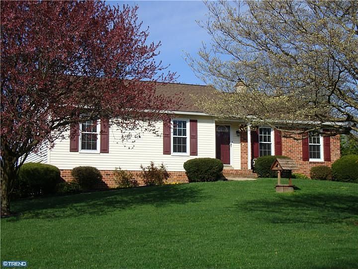 1st image of 12 Berkley Dr