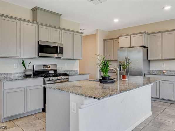 7246 Dazzle Point St, North Las Vegas, NV 89084