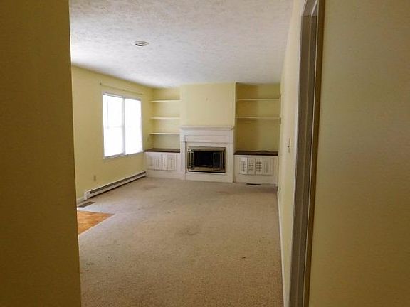 3rd image of 280 Bryanwood St