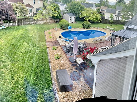3rd image of 2129 Rosewell Dr
