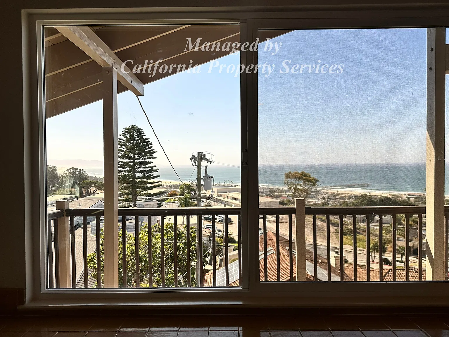 4 bed, 2.5 bath, 2500 sqft, $4,500 — Photo 2