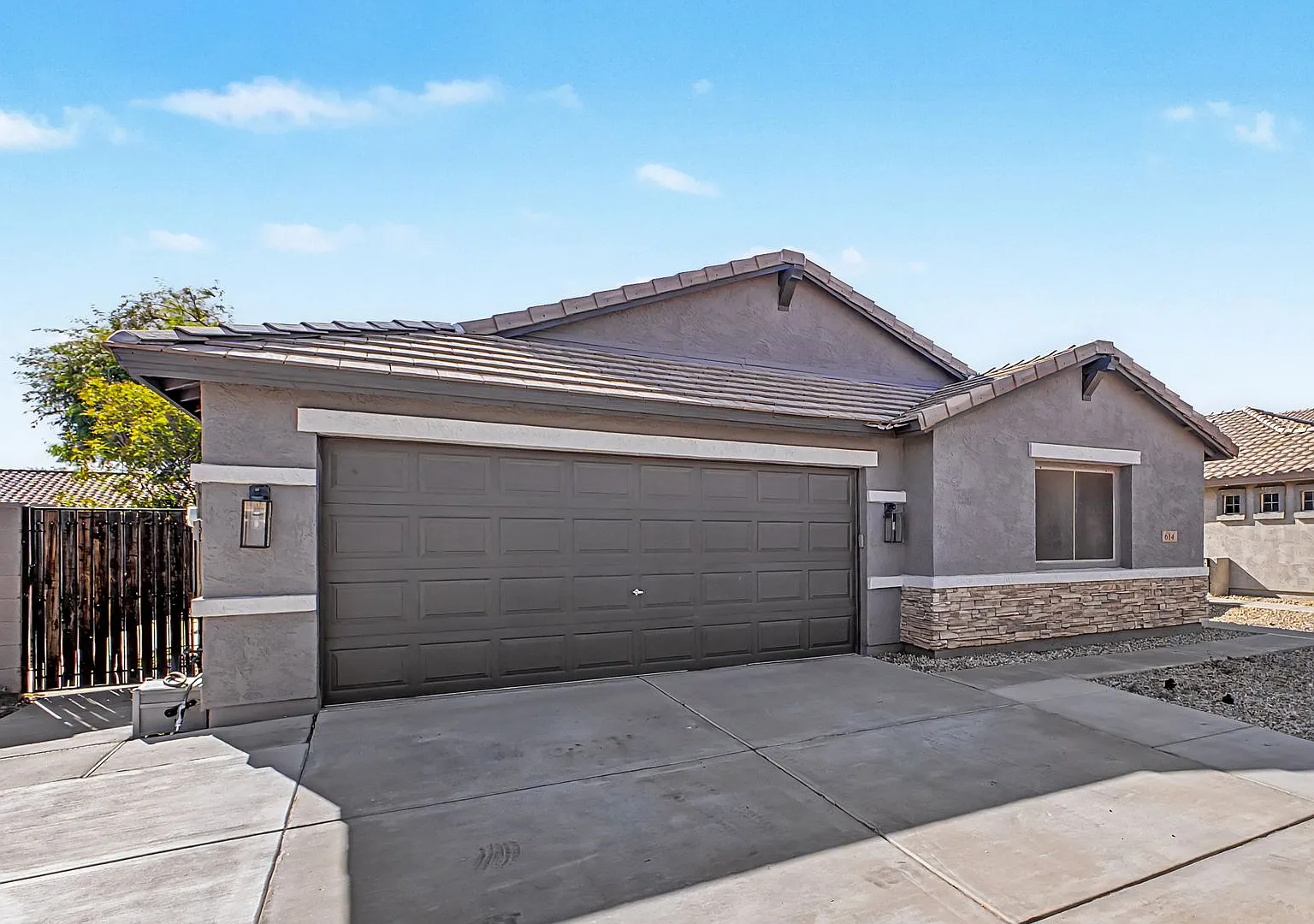 Amazing Move In Ready House In Avondale With Pool and Den! — Photo 4
