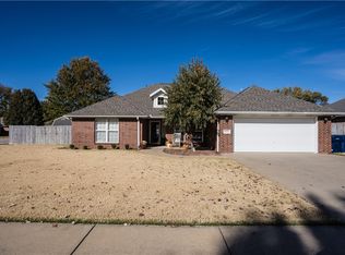 1925 Montclair Ave, Siloam Springs, AR 72761