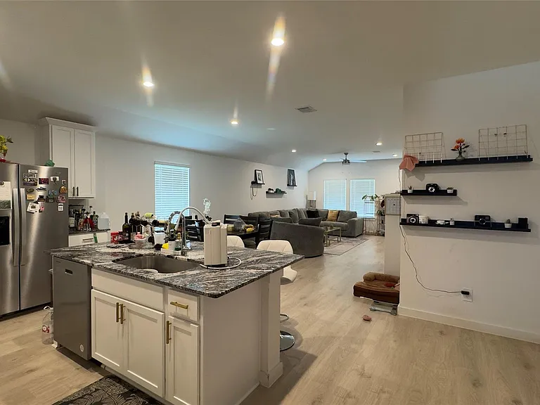 7834 Calabria Dr — Photo 8