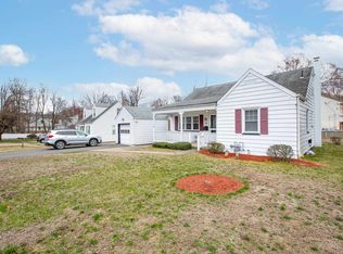 82 Overlook Ave, North Haledon, NJ 07508