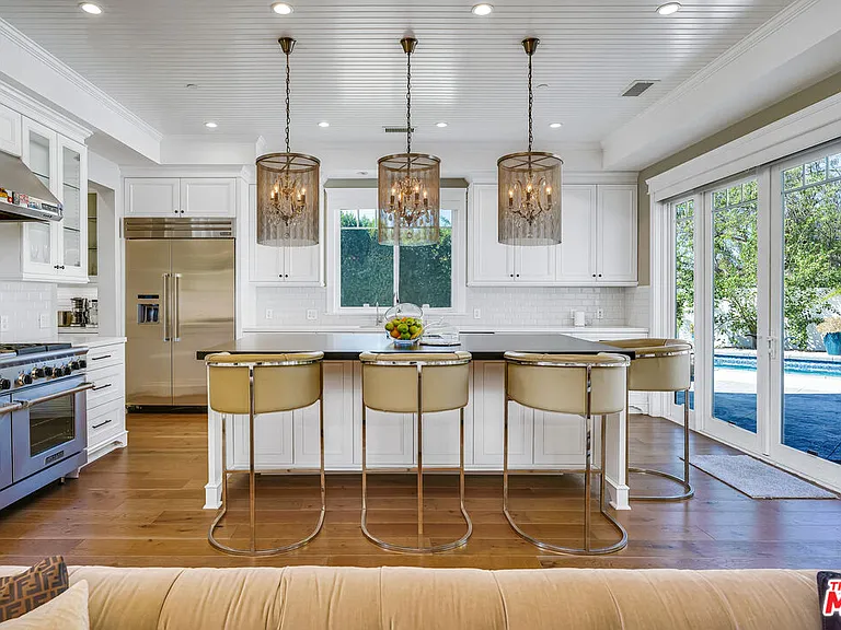 19633 Wells Dr — Photo 8