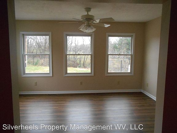 5th image of 102 Yellow Pine Dr