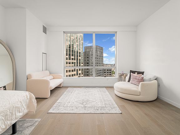 3rd image of 138 Willoughby St #26G