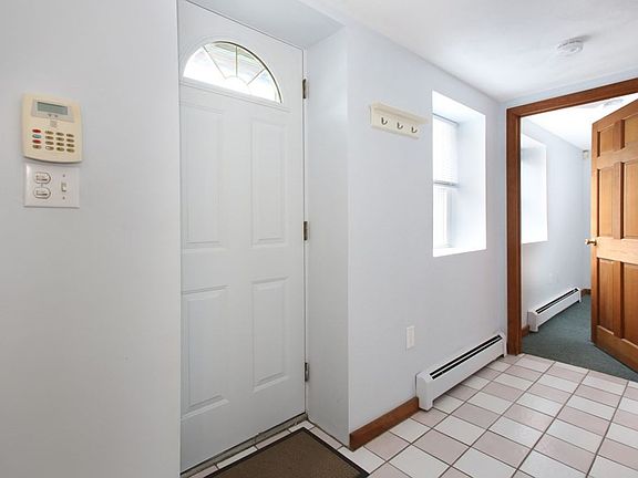 2nd image of 218 Garfield Ave #2