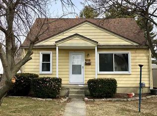 21801 Revere St, Saint Clair Shores, MI 48080
