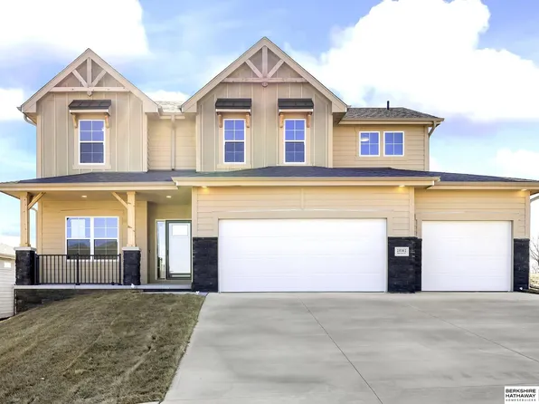 18361 Merion Dr, Omaha, NE 68136