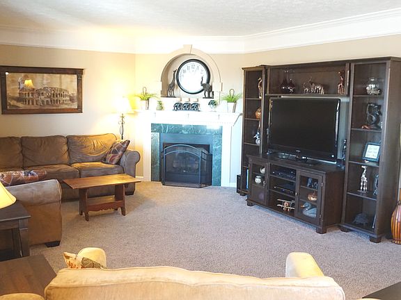 3rd image of 146 Winterbrook Dr