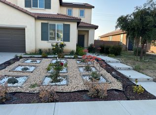 1057 Peach Grv, Riverside, CA 92501
