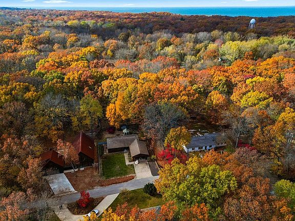 2nd image of 218 Elmwood Dr