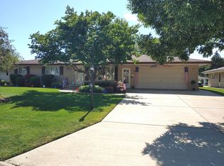 1803 Nicholson St, Crest Hill, IL 60403