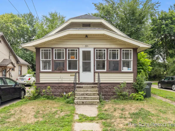 725 Allen Ave, Muskegon, MI 49442