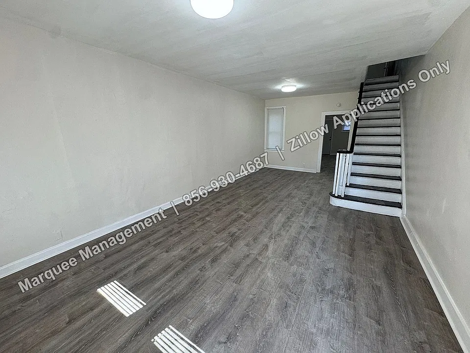 1211 Thurman St
