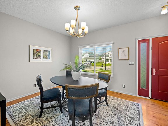 4th image of 3834 Hyde Ave
