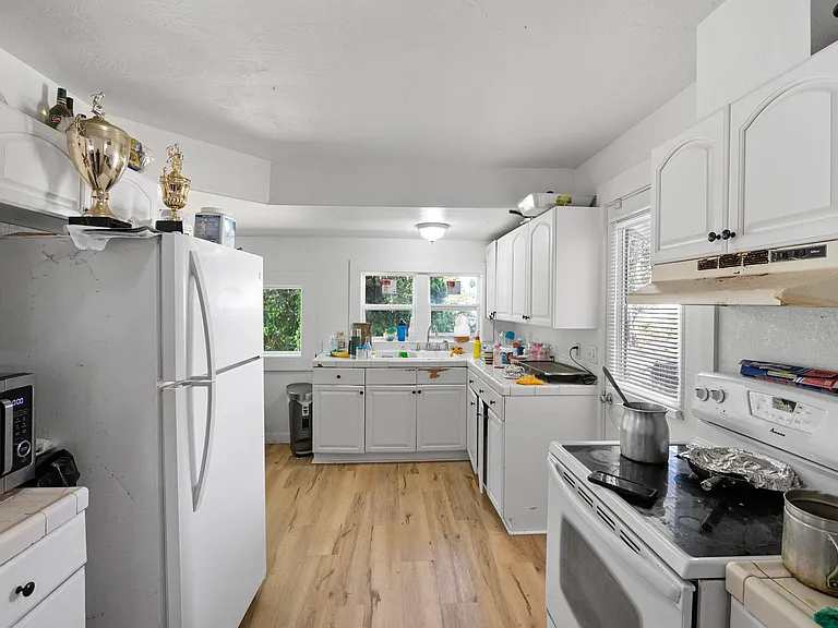 611 Olympic Ave #1 — Photo 2