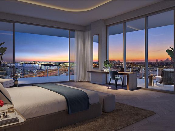 4th image of 2221 SE 17th St #Penthouse 3