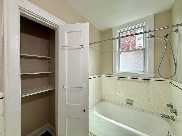 1823 Roanoke Ave #1 — Photo 13