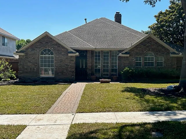 3 bed, 2433 sqft, $2,600 — Photo 1