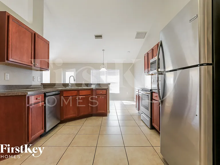 2925 Silas Ave — Photo 5