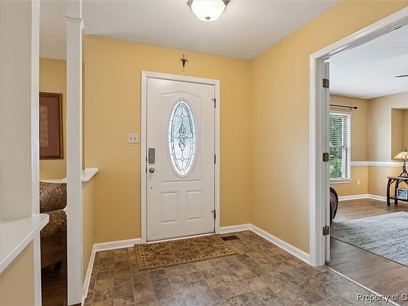 3rd image of 942 Chartwell Dr