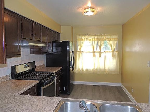 4th image of 1178 E Cunningham Dr