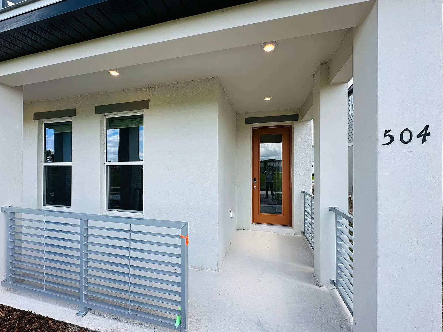 4 bed, 2.5 bath, 2289 sqft, $2,300 — Photo 2