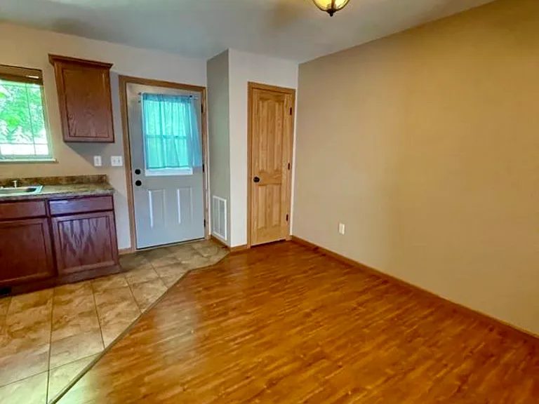 3809 Cliffside Dr #10 — Photo 4