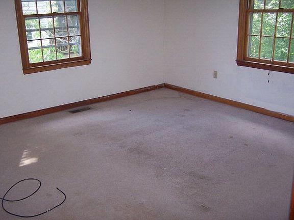 5th image of 163 Hill Dr
