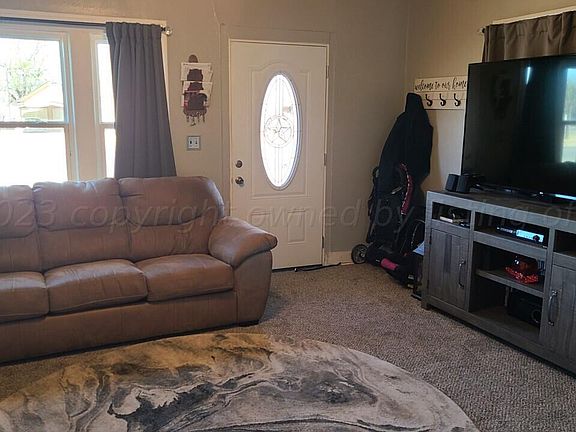 2nd image of 412 E Kingsmill Ave