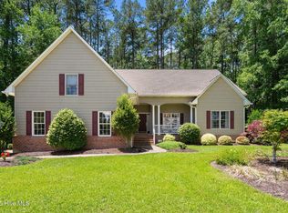 102 Maurice Ct, Chocowinity, NC 27817