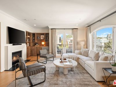11916 Gorham Ave APT 302, Los Angeles, CA, 90049