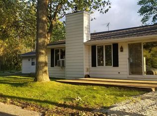 393 Breezy Acres Rd, Luxemburg, WI 54217