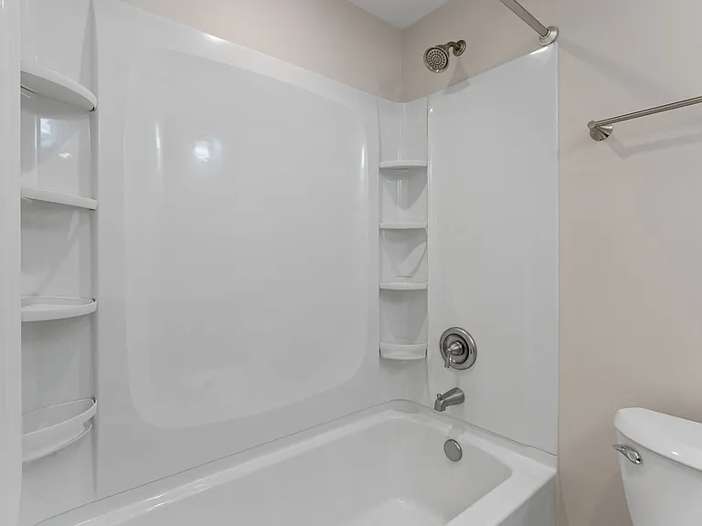 McKinnley Apartments - Luxury Studios! — Photo 29