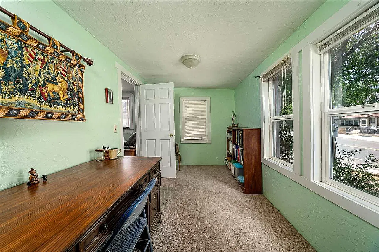 4 bed, 1760 sqft, $2,200 — Photo 3
