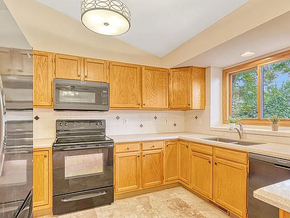 2nd image of 4249 Fall River Dr