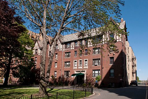 2nd image of 40 S Munn Ave APT 303
