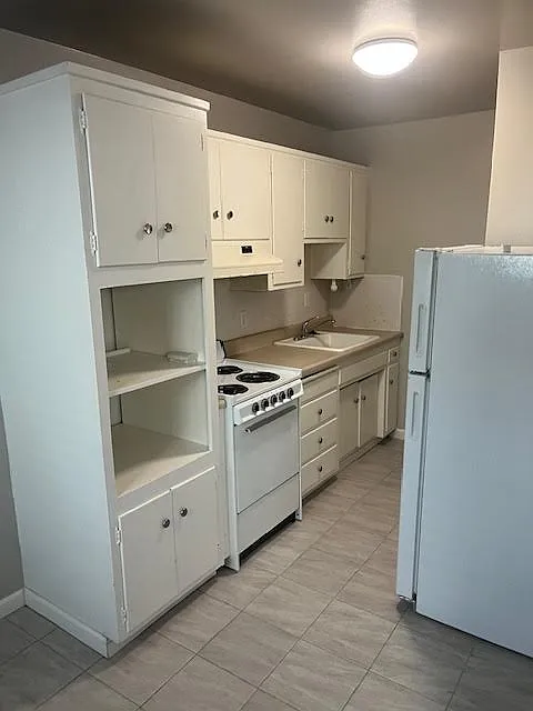 Building Photo - 2425 N St #4
